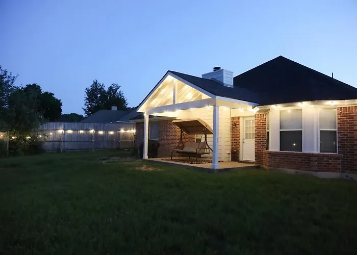 Tx Getaway Ps5-xbox, Gameroom, Bbq, Attractions Holiday home Fort Worth